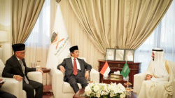 Menteri Agama Nasaruddin Umar saat bertemu Menteri Haji dan Umrah Arab Saudi Tawfiq F. Al Rabiah di Jeddah. (ANTARA/HO-Kemenag)