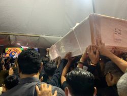 Diantar Jusuf Kalla, Jenazah Alwi Hamu Tiba di Kediamannya di Makassar