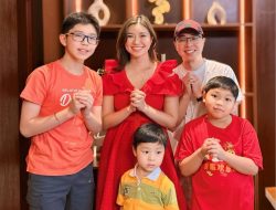 Richard Lee Rayakan Imlek Bersama Keluarga di Tengah Isu Mualaf