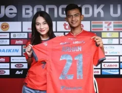 Pratama Arhan Lindungi Presenter Cantik dari Bola Nyasar, Warganet Singgung Azizah Salsha