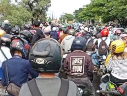 Akibat Banjir Makassar-Maros, Pengendara Terjebak Macet hingga Nginap di Mobil
