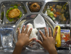 Puluhan Siswa dan Guru di Cianjur Keracunan MBG, Kepala BGN Didesak untuk Dicopot