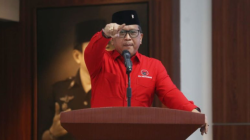 Sekjen DPP PDIP Hasto Kristiyanto saat memberikan pembekalan kepala daerah terpilih 2024 dari PDIP di Sekolah Partai, Lenteng Agung, Jakarta Selatan, Rabu (11/2/2025). (ANTARA/HO-PDIP)