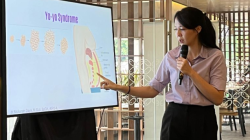 Dokter spesialis gizi dr. Mulianah Daya, M.Gizi, Sp.GK saat menjelaskan sindrom Yo-yo dalam diskusi "Diet Itu Mesti Nyaman", di Jakarta, pada Kamis (27/2/2025). (ANTARA/Sri Dewi Larasati)