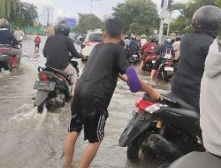 Makassar Dikepung Banjir, Warga Terjebak Berjam-jam