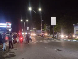 Tutup Jalan hingga 5 Jam, Demonstran Indonesia Gelap di Makassar Dibubarkan Paksa Polisi