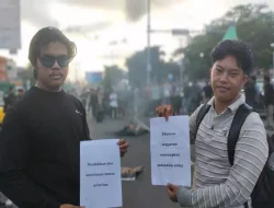 Demo Mahasiswa di Makassar, Tolak Efisiensi Pendidikan hingga Desak Jokowi Diadili