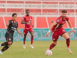 Bawa Pulang Satu Poin, Bernardo Tavares Kesal Tiga Pemainnya Cedera karena Kondisi Lapangan