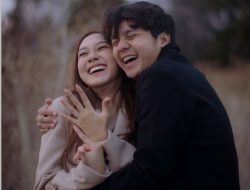 Arbani Yasiz Lamar Kekasih Di Jepang