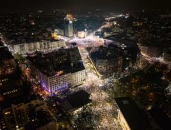 Pemerintahan Korup, Tidak Transparan, dan Penuh Nepotisme Pemicu Unjuk Rasa Ratusan Ribu Warga Serbia