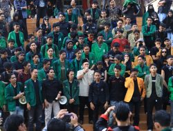 Aliansi BEM se-Kota Makassar Demo Tolak RUU TNI, DPRD Sulsel Janji Bawa Aspirasi ke Senayan Besok