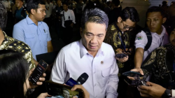 Wakil Menteri Desa, Pembangunan Daerah dan Tertinggal Republik Indonesia Ahmad Riza Patria menjawab pertanyaan wartawan saat dia ditemui selepas bertemu dengan Presiden Prabowo Subianto di Kompleks Istana Kepresidenan, Jakarta, Selasa (4/3/2025). ANTARA/HO-Dokumentasi Pribadi.
