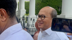 CEO BPI Danantara Rosan Perkasa Roeslani menjawab pertanyaan wartawan saat dia ditemui, di Kompleks Istana Kepresidenan, Jakarta, Jumat (21/3/2025). ANTARA/Genta Tenri Mawangi