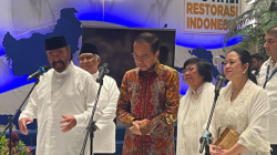 Ketua Umum Partai NasDem Surya Paloh, Presiden ke-7 RI Joko Widodo dan Ketua DPR RI Puan Maharani (ki-ka) saat memberikan keterangan kepada awak media di NasDem Tower, Jakarta, Jumat (21/3/2025). ANTARA/Narda Margaretha Sinambela