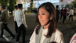 Menteri Komunikasi dan Digital Meutya Hafid dalam wawancara cegat di Kompleks Istana Kepresidenan, Jakarta, Jumat (21/3/2025). (ANTARA/Fathur Rochman)