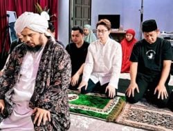 Richard Lee Resmi Mualaf, Ucap Syahadat Ulang Disaksikan Ustaz Felix Siauw
