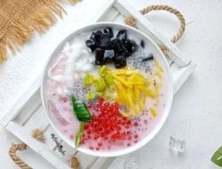 Kreasi Es Buah Sehat dari Kelapa dan Blueberry