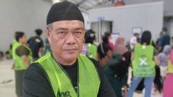 Pedagang Asongan di Pelabuhan Makassar, Usia Tak Jadi Halangan