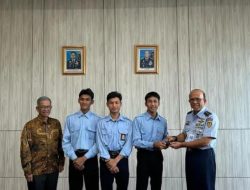Penerus BJ Habibie, 3 Pelajar SMK Sukses Bikin Roket Yang Mampu Melesat 1 KM