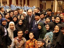 Prabowo Sambangi Mahasiswa Indonesia di Turki, Erdogan Turut Dampingi