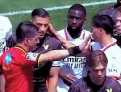 Momen Lucu Laga Venezia Vs AC Milan, Tijjani Reijnders Iseng Jewer Telinga Jay Idzes