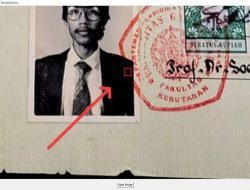 Beberkan Bukti Terbaru Dugaan Ijazah Palsu Jokowi, Dokter Tifa: Sampai Kiamat tidak akan Berani Menunjukkan