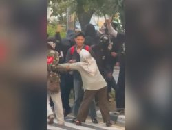 Kaca Mobil Pecah hingga Nyaris Dibakar, Emak-emak Menjerit Saat Demo May Day, Polisi: Belum Ada Laporan Masuk