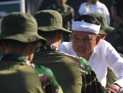 Dedi Mulyadi Keluarkan Edaran Anak Sekolah Masuk 6.30 Pagi, Denis Malhotra: 6 Malam Sudah di Barak…