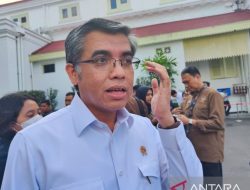 Presiden Prabowo Ingin Hapus Outsourcing, Menaker: Kajian Risiko Investasi Sedang Disiapkan