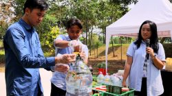 Menteri Koperasi Budi Arie Setiadi (tengah) memberikan keterangan kepada wartawan usai pertemuan dengan Komisi Pemberantasan Korupsi (KPK) untuk mencegah terjadinya penyimpangan dalam program Koperasi Desa Merah Putih, Rabu (21/5/2025). (ANTARA/Fianda Sjofjan Rassat)