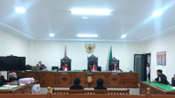 Suasana sidang lanjutan perkara kasus pembuatan dan peredaran uang palsu dengan 14 terdakwa di Kantor Pengadilan Negeri Kelas IIB Kabupaten Gowa, Sulawesi Selatan, Rabu (14/5/2025). ANTARA/Darwin Fatir.