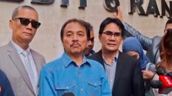 Pakar telematika Roy Suryo ditemui pers usai memenuhi undangan klarifikasi Polda Metro Jaya, di Jakarta, Kamis (15/5/2025). ANTARA/Ilham Kausar