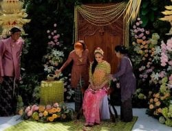 Suasana Haru Acara Siraman Luna Maya dan Maxime Bouttier