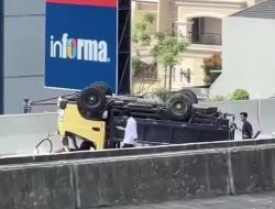 Truk Terguling di Tol Reformasi Makassar, 3 Orang Luka