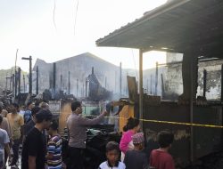 Makassar Dilanda Kebakaran Subuh, 9 Rumah Kayu Ludes