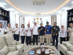 Pemkot – Pelindo IV Cari Solusi Terbaik Atasi Pedagang Asongan di Pelabuhan Makassar