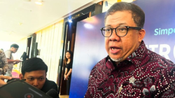 Wakil Menteri Perumahan dan Kawasan Permukiman (Wamen PKP) Fahri Hamzah menjawab pertanyaan awak media seusai menghadiri Simposium Nasional bertajuk “Sumitronomics dan Arah Ekonomi Indonesia” di Jakarta, Selasa (3/6/2025). ANTARA/Harianto
