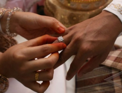 Viral! Menikah dengan Jenazah Kekasihnya