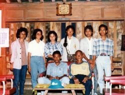 Tantang Keaslian Foto Jokowi, Roy Suryo Tampilkan Bukti KKN Asli