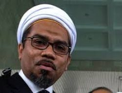 Jokowi Diserang Soal Nama Asli, Ngabalin: Itu Bukan Kritik, Tapi Pengkhianatan