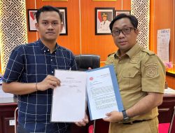 Putra HM Siddiq BM Wakili Tim Pengacara Serahkan Surat Keberatan PAW Ke DPRD Lutim
