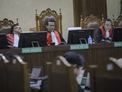 Tom Lembong Dihukum Karena Untungkan Kapitalis, Rocky Gerung: Maka Si Hakim Itu Komunis