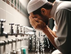 5 Hal yang Membatalkan Wudhu, Jangan Salah Kaprah!
