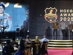 Bermodal Ketulusan, Andi Sri Ulva Baso Raih Hoegeng Awards Lewat Meja Sederhana Tanpa Laci