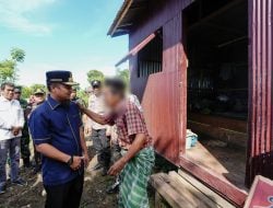 Gubernur Andi Sudirman Serahkan Bantuan Bedah Rumah Warga Kurang Mampu di Barru