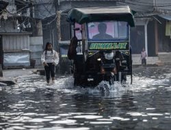 Warga Pesisir Jakarta Diperingatkan Waspada 18 Sampai 27 Juli 2025