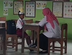 Miris! SD Negeri di Trenggalek Cuma Dapat 1 Siswa Baru, Guru Tetap Semangat MPLS