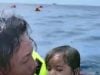 Sosok Pria Penyelamat Balita yang Terombang-ambing di Laut Saat KM Barcelona V Terbakar Akhirnya Terungkap
