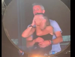 Viral Video Perselingkuhan di Konser Coldplay, Benarkah CEO Astronomer Andy Byron?