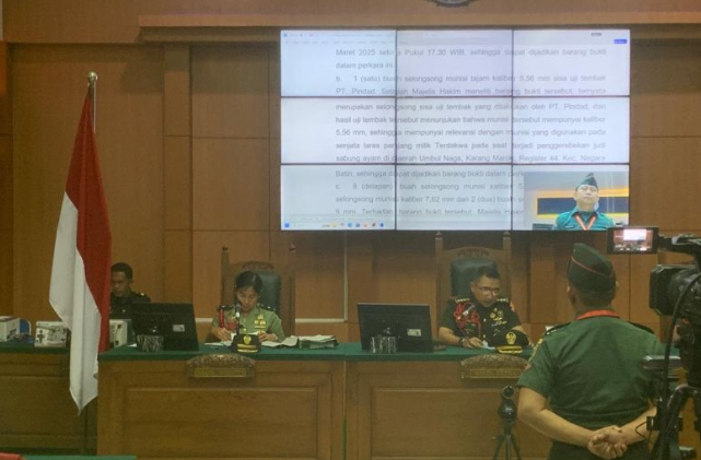 Terdakwa Kopda Bazarsah saat persidangan pembacaan vonis yang diketuai Kolonel CHK Fredy Ferdian Isnartanto di Pengadilan Militer I-04 Palembang, Senin (11/8/2025). ANTARA/Ahmad Rafli Baiduri